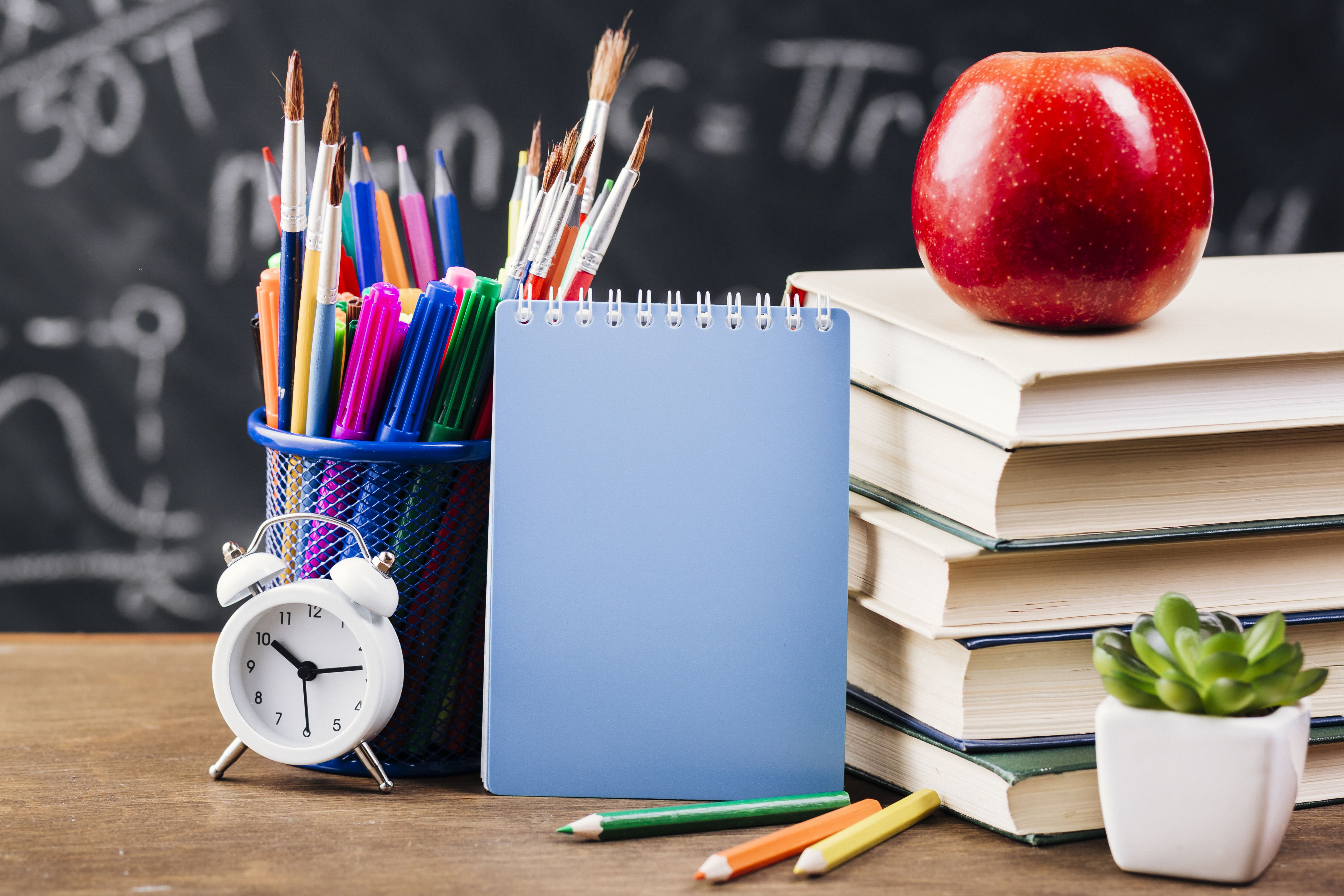 notepad-teacher-desk-min